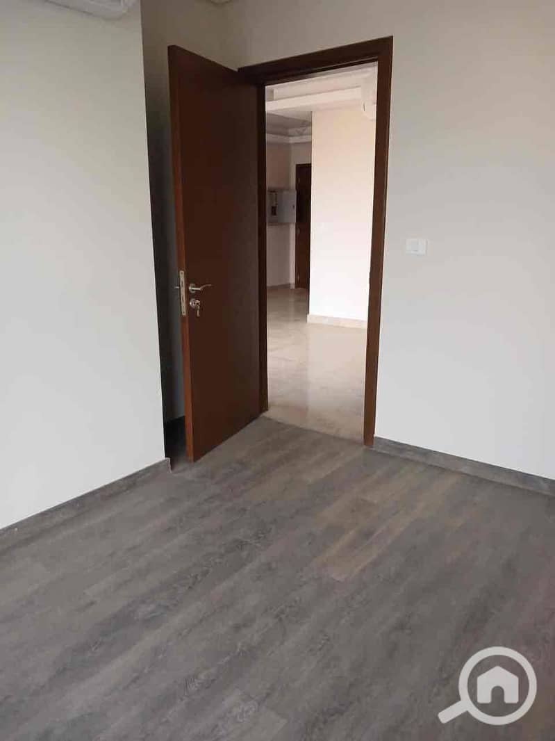 2 5129b02a-b797-4b3d-8b7e-5e05d6f3878e. jpg