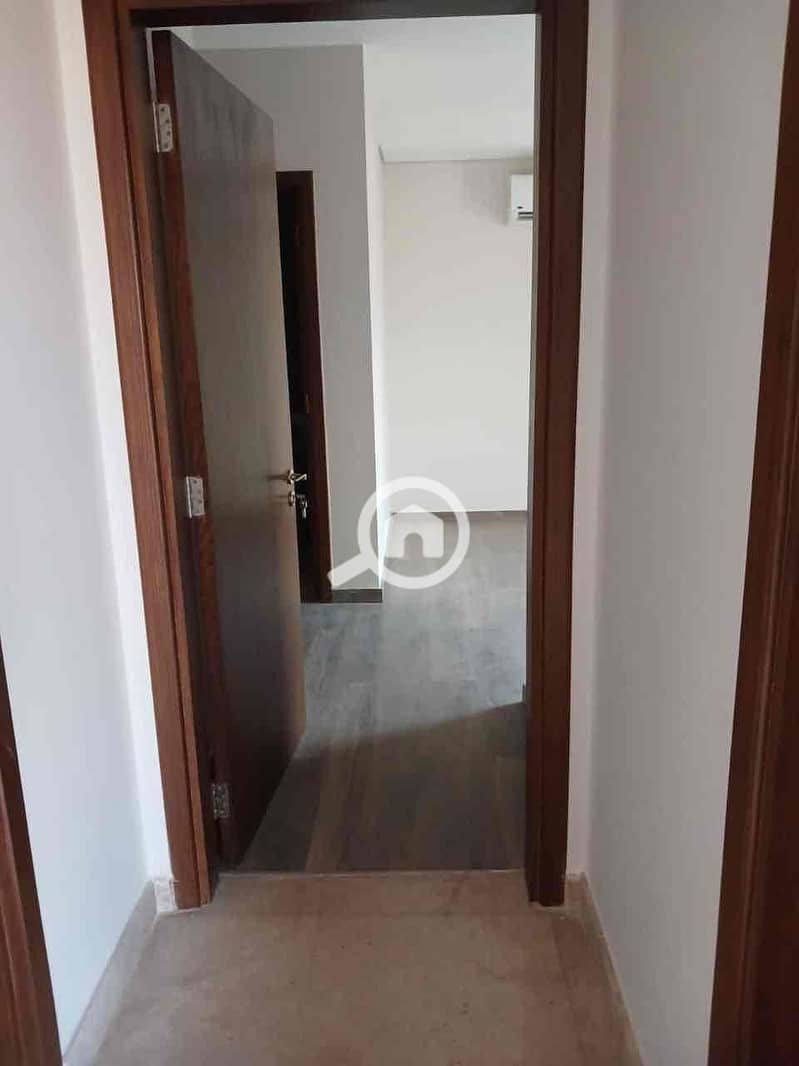 5 c224db47-ec63-498d-8281-999ca41d6f6f. jpg