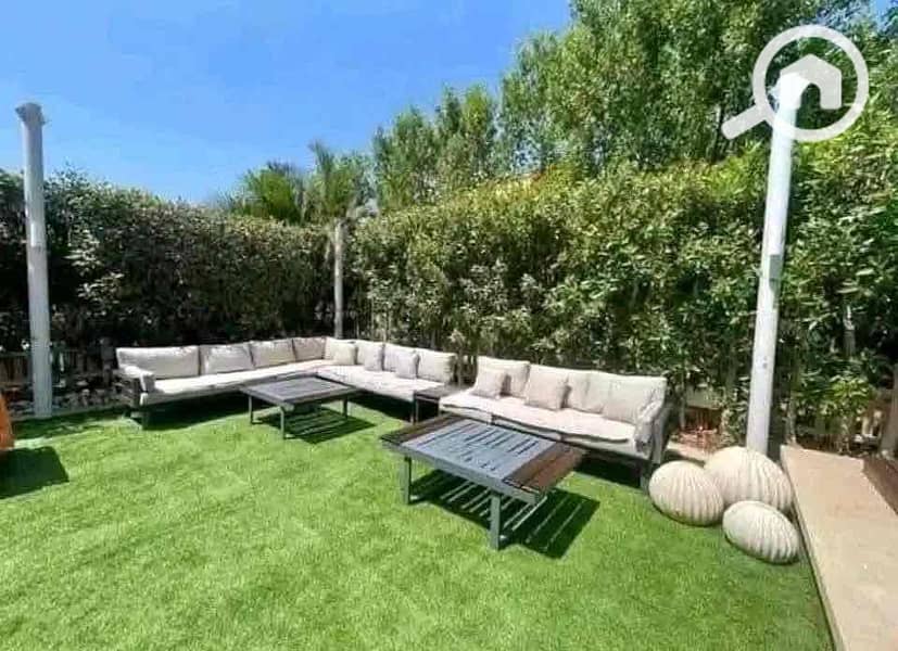 4 fc4bd171-6fcb-417f-a59c-4d3393f45281. jpg