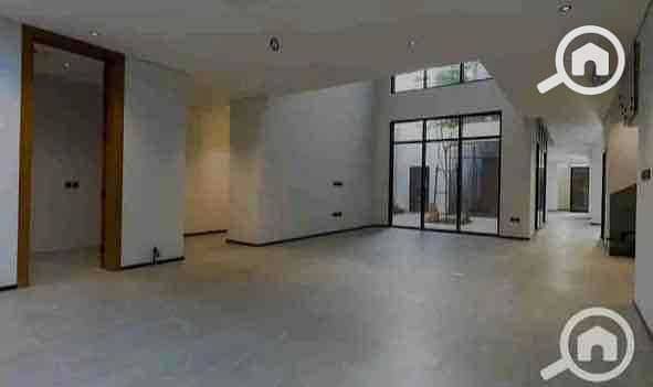 2 124659ab-b93a-4557-a374-33a845af8d23. jpg