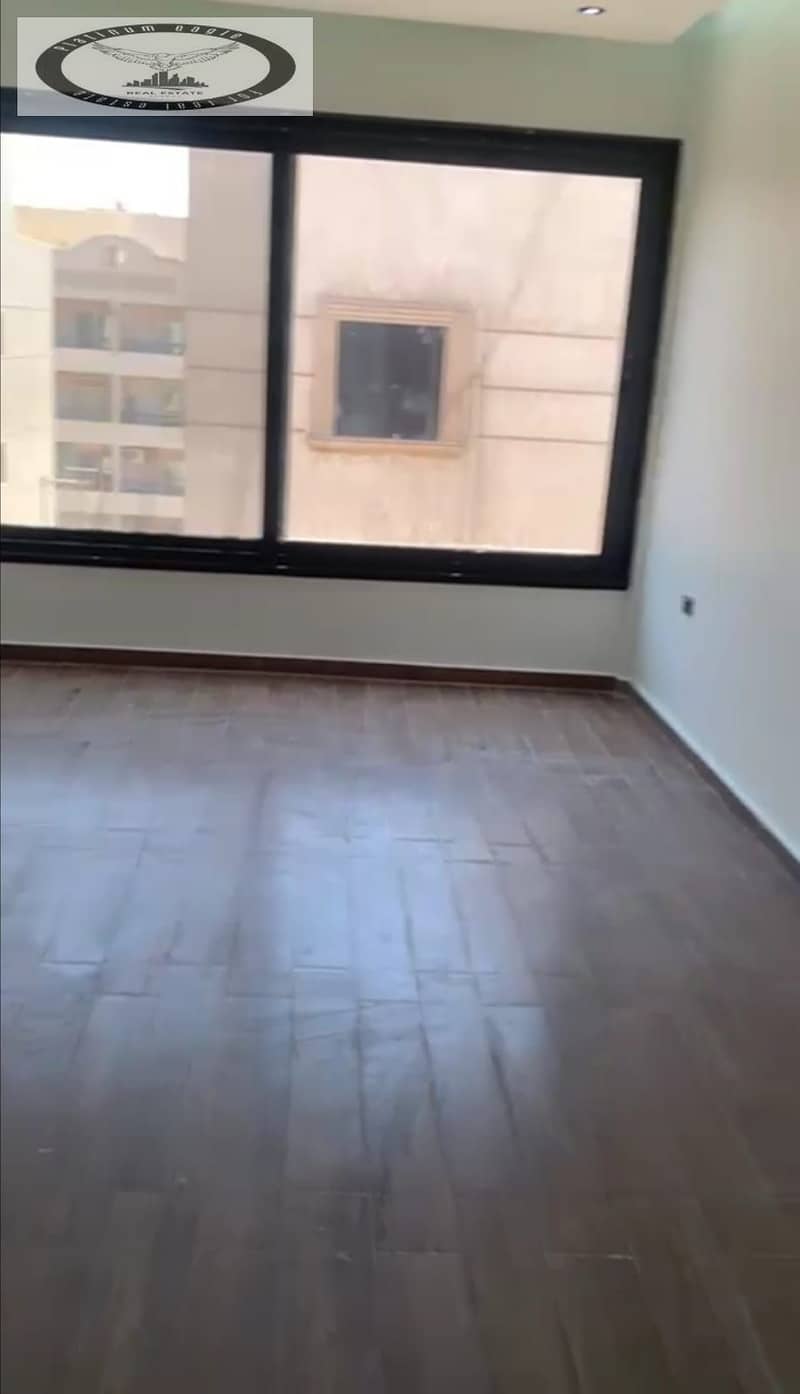 10 d9e77f5d-f56b-4b7e-bd31-e6d712fe0c31. jpg