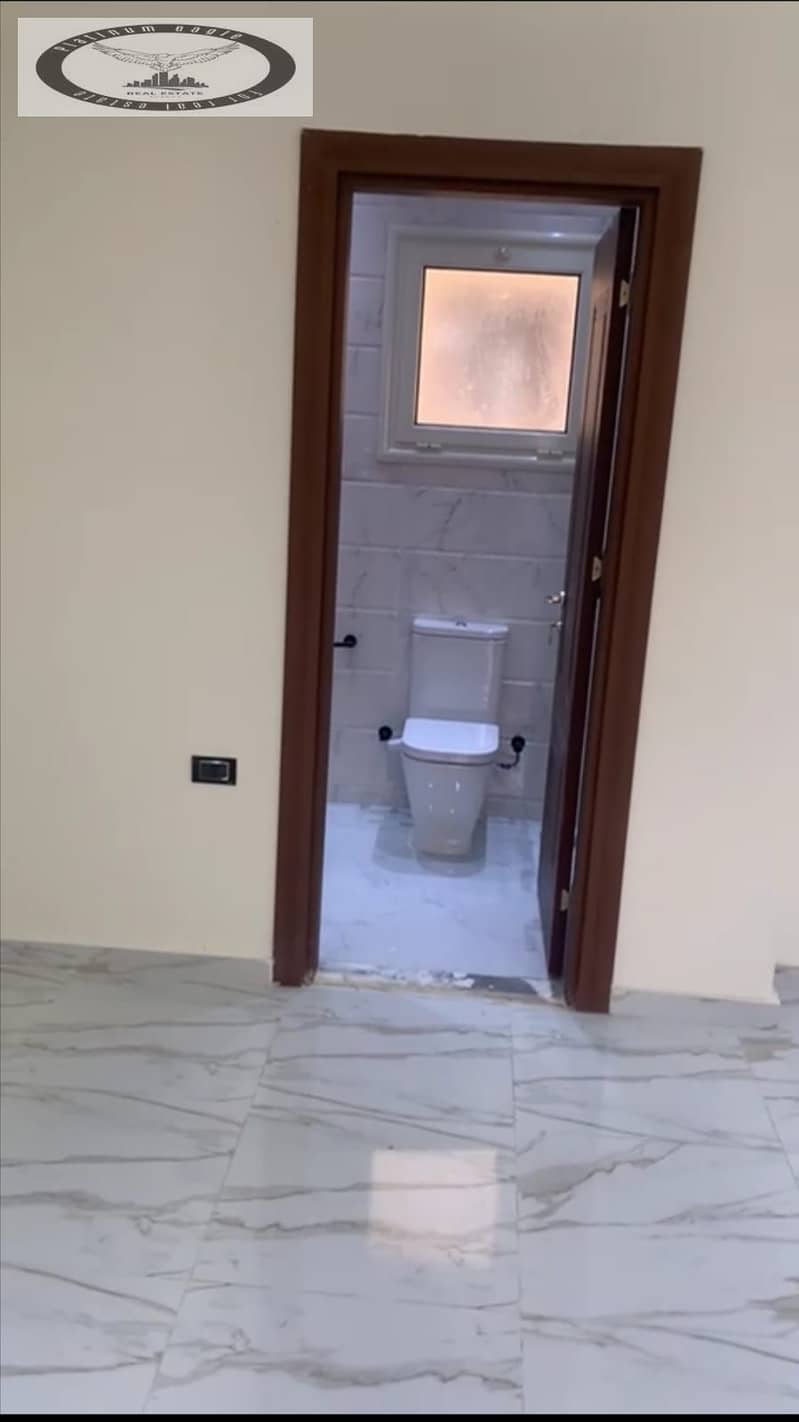 14 b663cf61-7b4b-407e-8c66-e8993b97dd2d. jpg