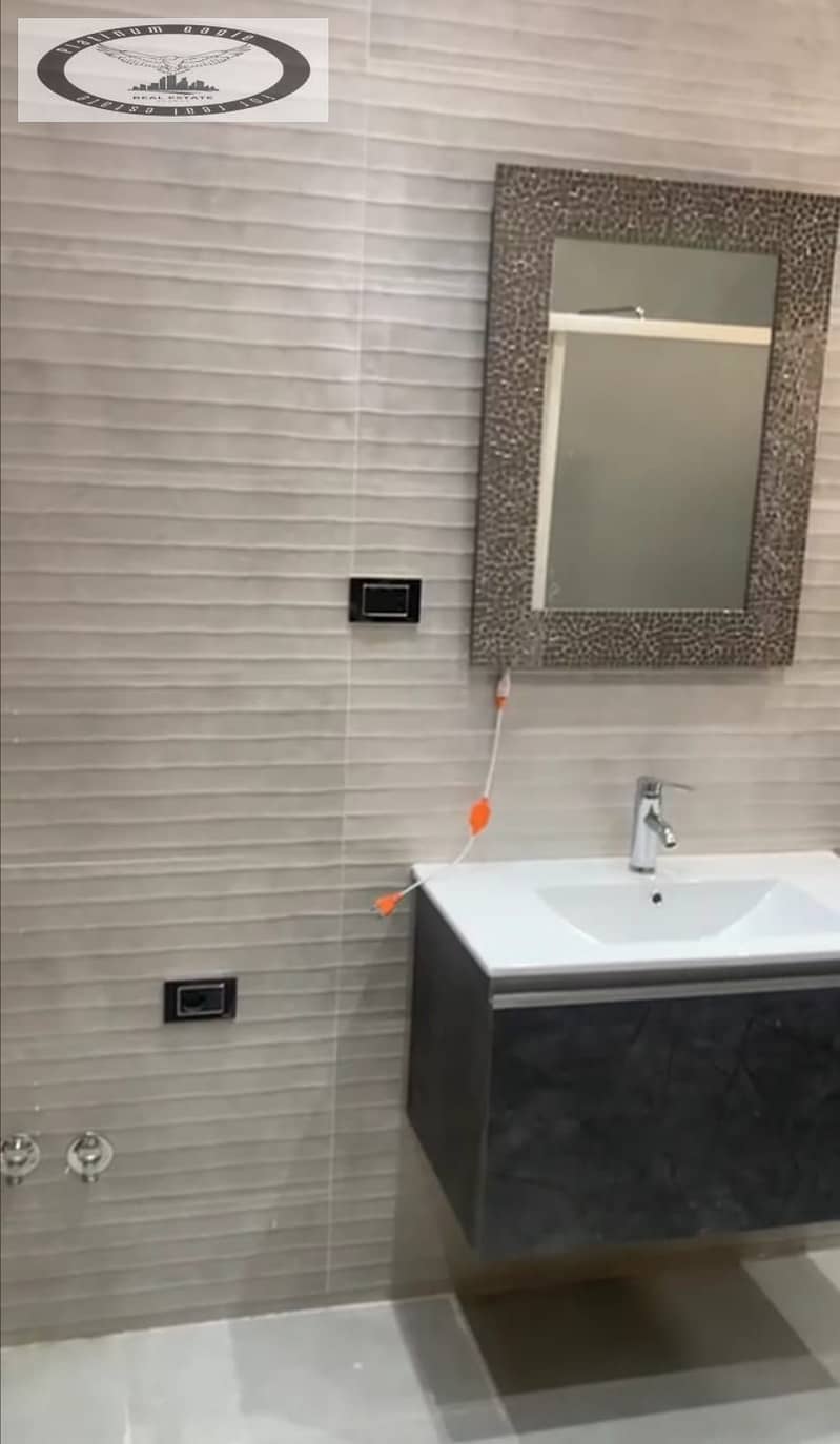 15 0676467a-9e9e-4c1f-a993-8396caebd8ef. jpg