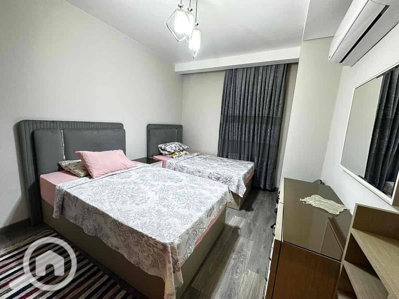 10 25a9273c-5350-4f59-a1a2-97727179f021. jpg