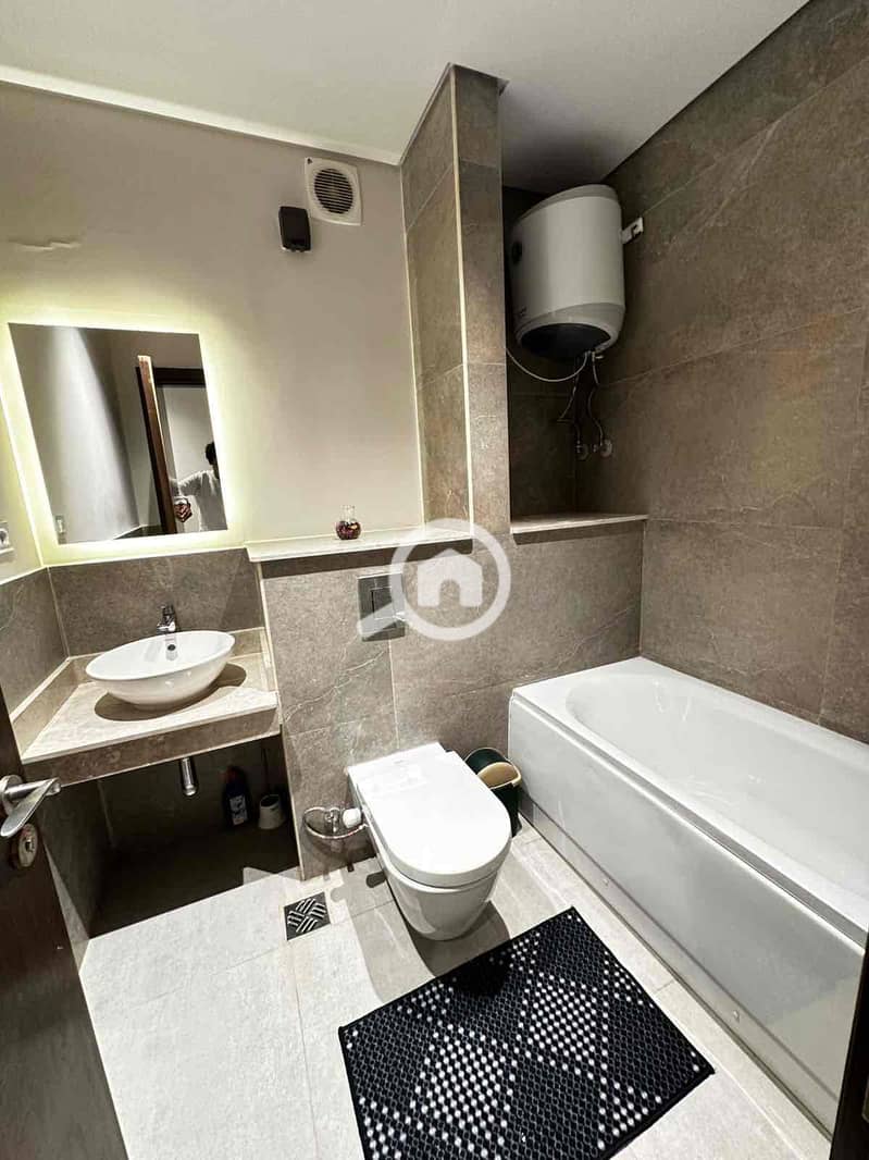 12 75e07fe8-a913-41d7-90f7-70e2df3351b9. jpg