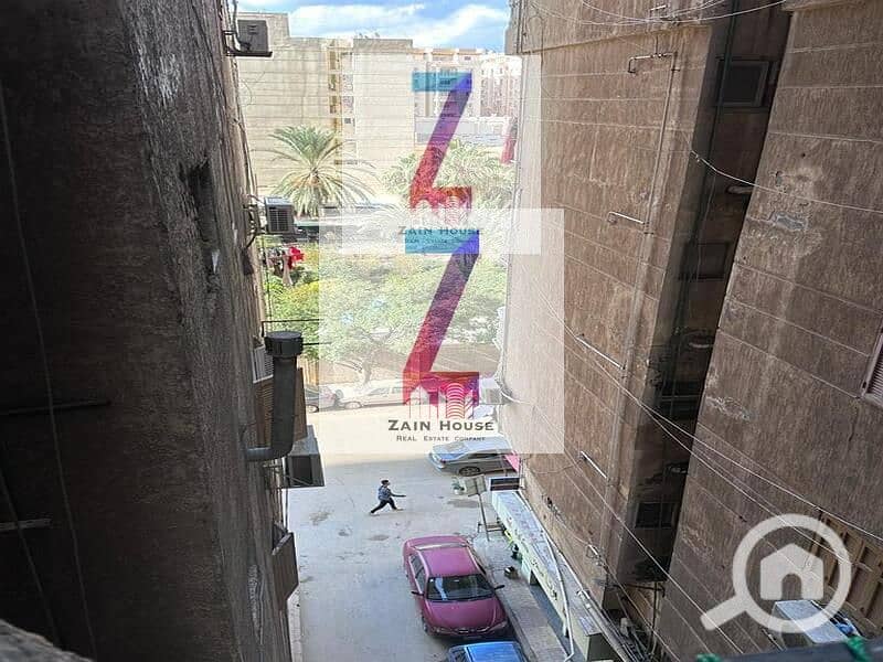 12 7e3ace50-c0c5-41e3-b80d-2314bb948e6c-watermarked. jpeg