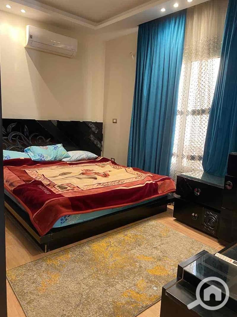 4 c5d390c3-f44d-4096-a43d-4f84e44e9c8d. jpg