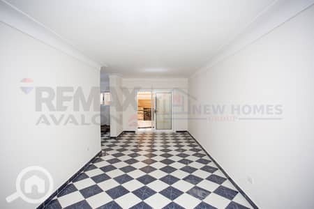 فلیٹ 4 غرف نوم للبيع في بولكلي، الإسكندرية - 1. JPG