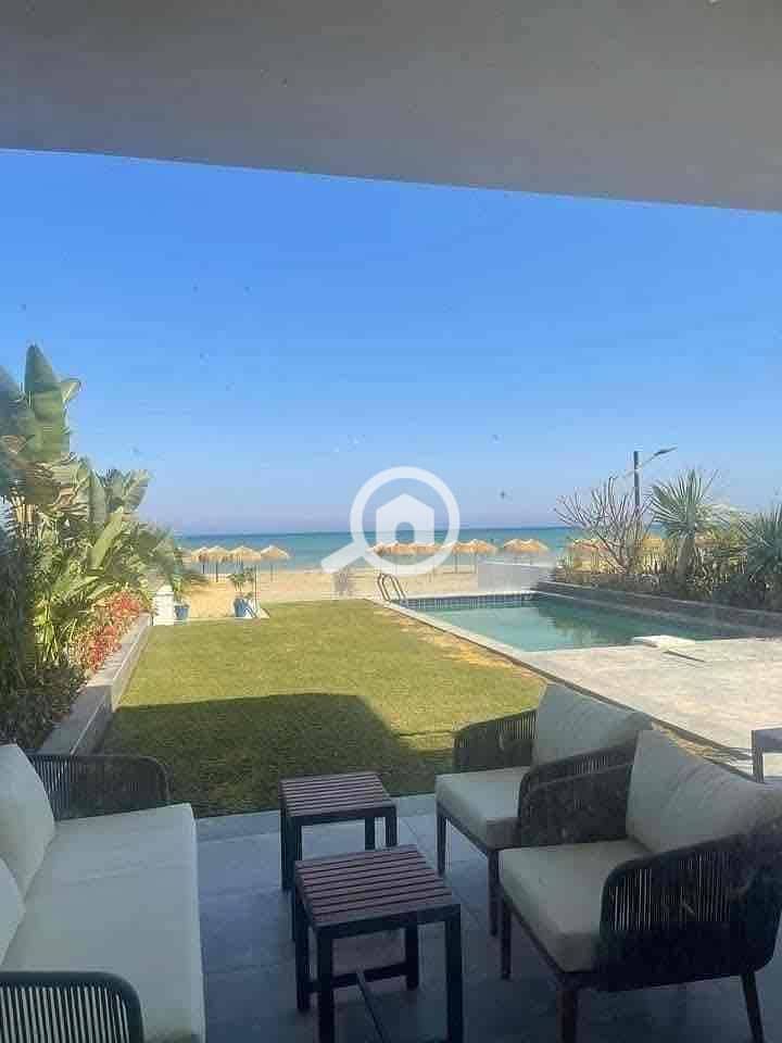 2 305eaa6f-5adf-40c1-aaa4-e1a32250e67d. jpg