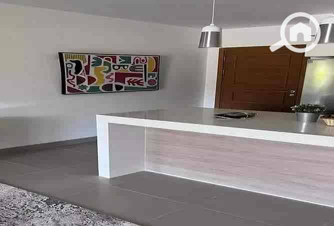 10 2c7add78-cddd-4b55-94fc-3e3f28d8e9f8. jpg