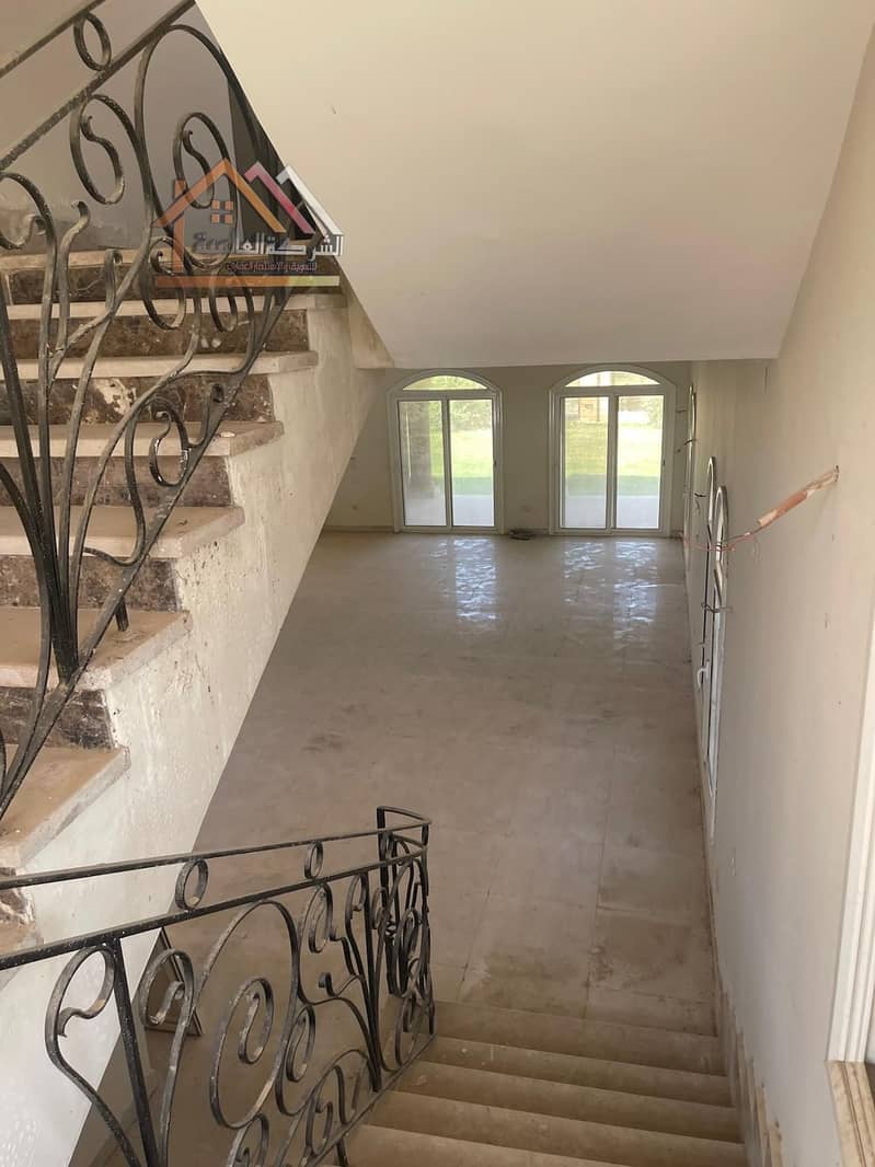 4 8a64f01d-8ee6-463f-a71c-2a2a2d90004a. jpg