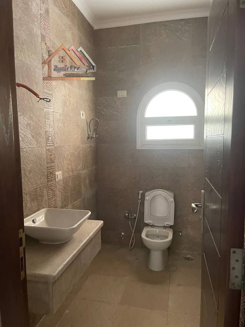 8 ca3b7c7f-e9ea-46fe-8a25-f2865b7d10ec. jpg