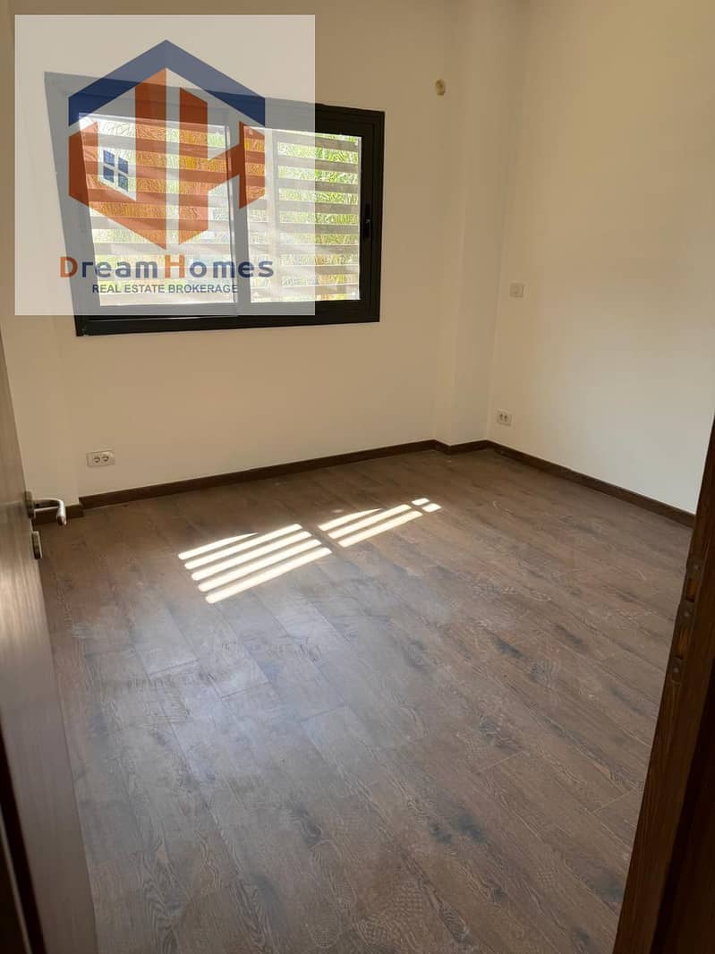 4 1a7148af-8cf1-4a09-a384-1bf2b9cfa6dd. jpg