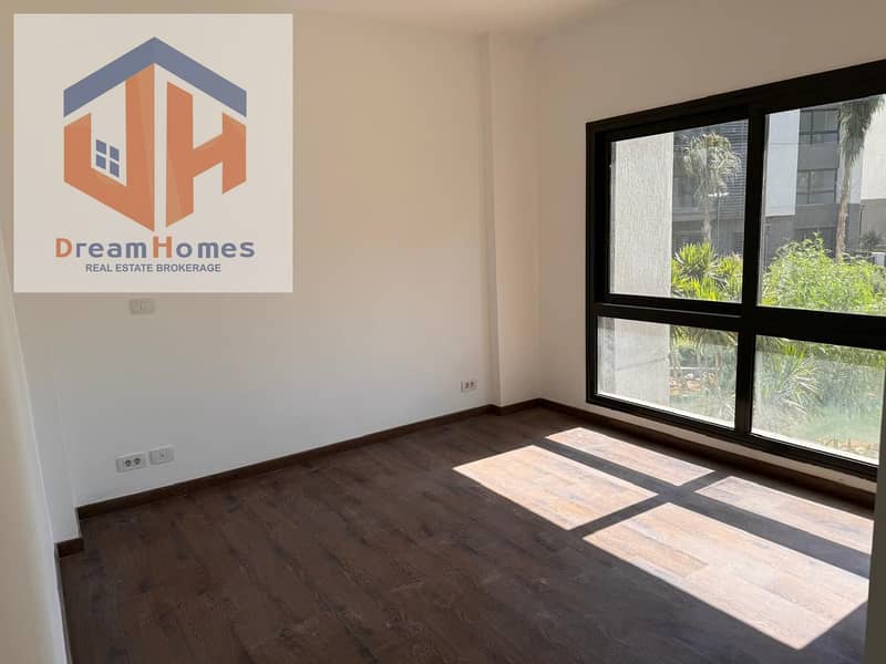 5 18b1dc95-12bd-4586-8f5e-dfe9399d9128. jpg