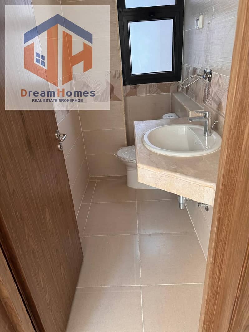 8 03e8555c-949f-4b71-9e4e-7ef5763dfe41. jpg