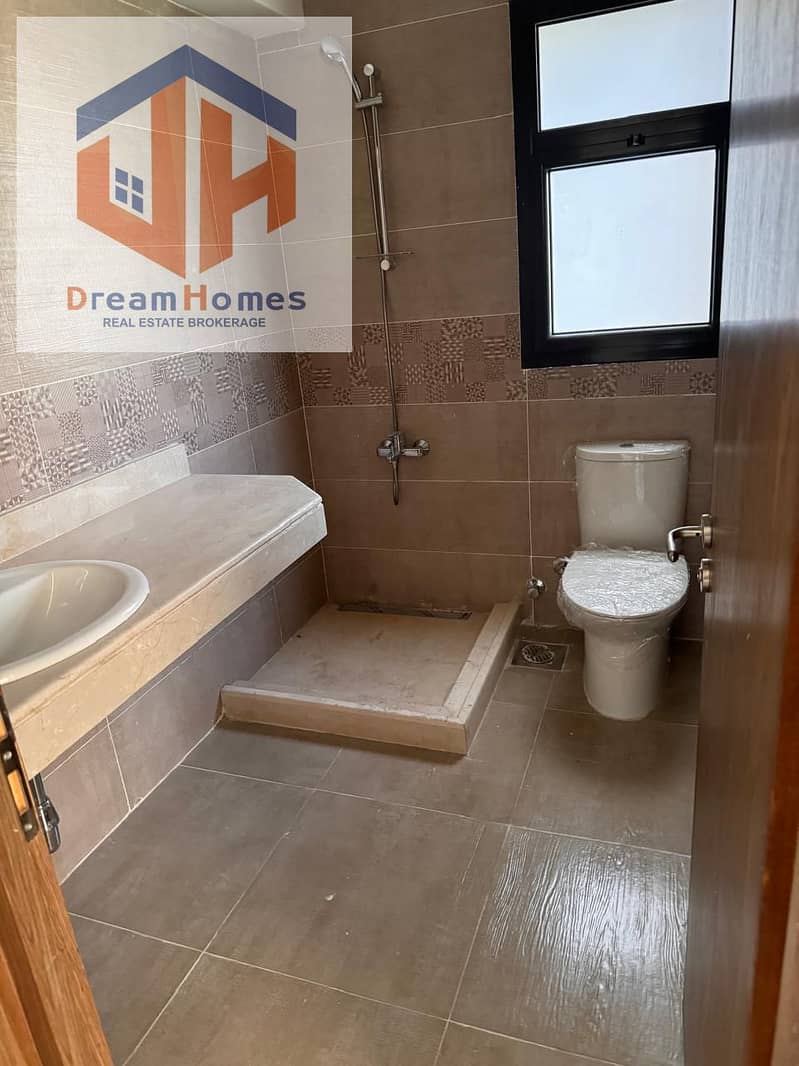 12 d39171dc-db7b-4a0d-b370-30478dd39410. jpg