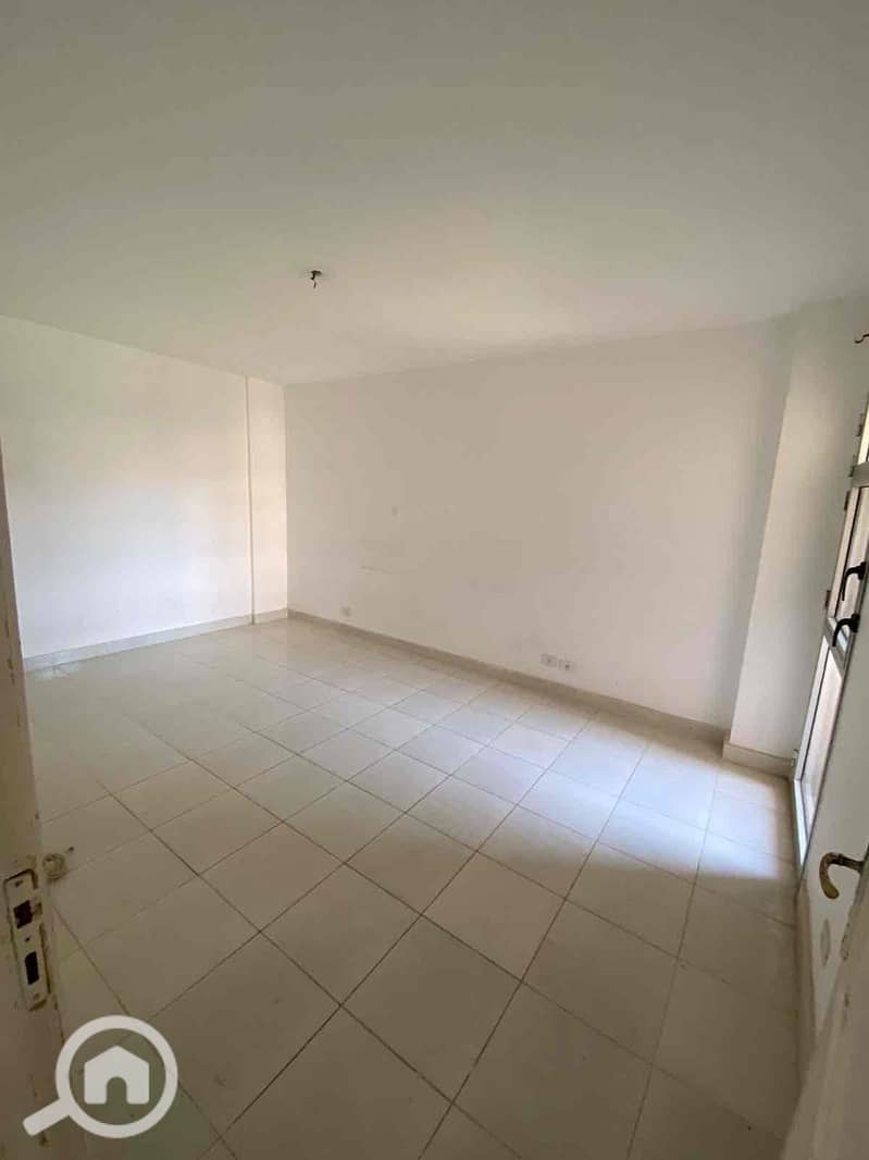 5 6c2599b0-0448-4e78-b9ed-29a3b5cda21e. jpg