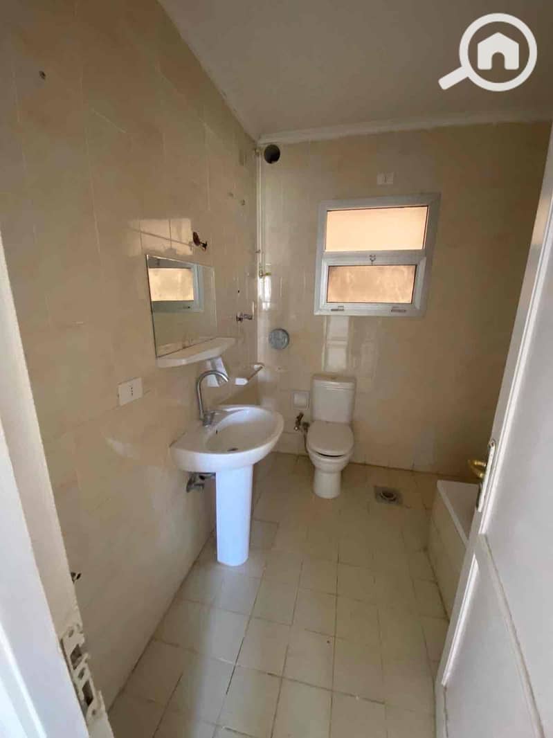 8 50e9a582-33ae-406e-b006-773c5fc6694c. jpg