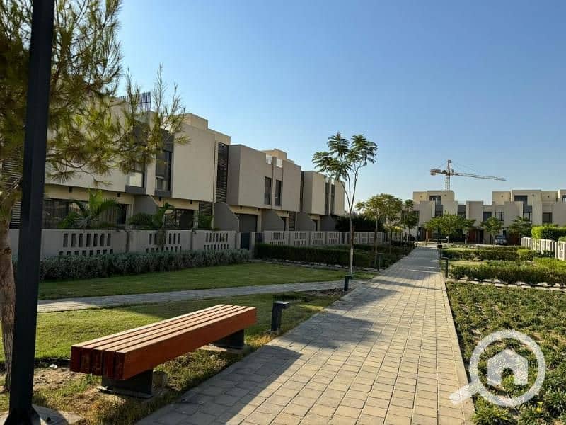 2 WhatsApp-Image-2024-08-27-at-12.46. 55-PM-1-1024x768. jpg