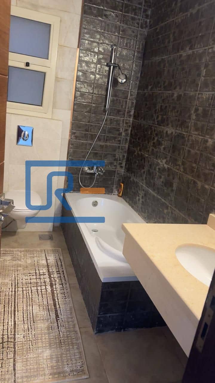 5 5ddd5a85-fb6a-46bc-82e0-b3b5527c8858. jpg