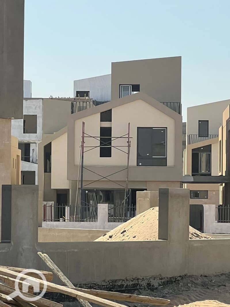 10 WhatsApp Image 2025-11-13 at 17.11. 00_f0e2d408. jpg