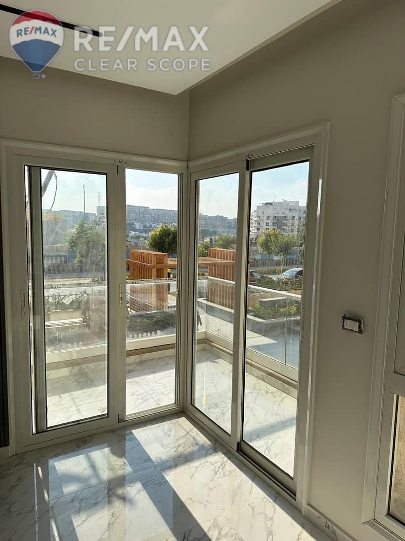 6 63dfdc80-a7d9-4cbb-8814-676a768fbdac. jpg