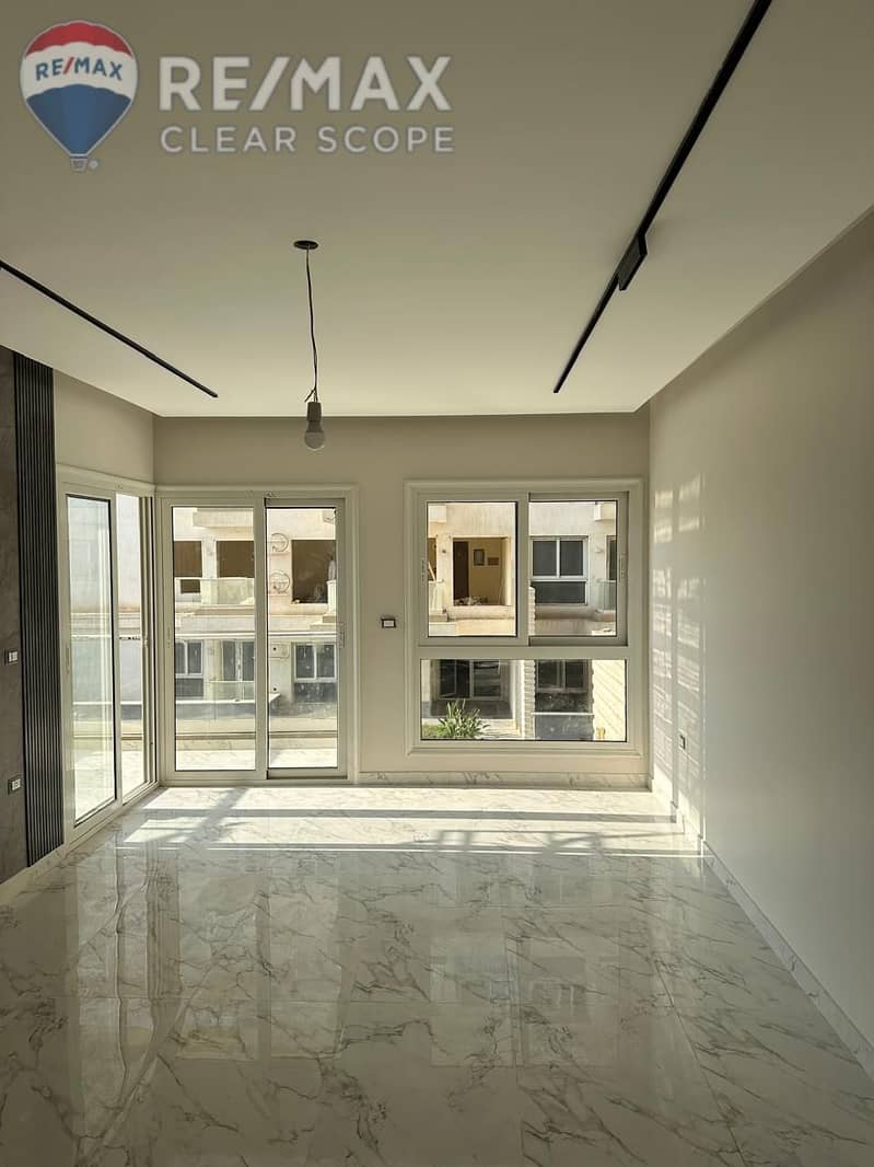 8 841b39ba-a55e-40e1-952b-a40d36f4854e. jpg