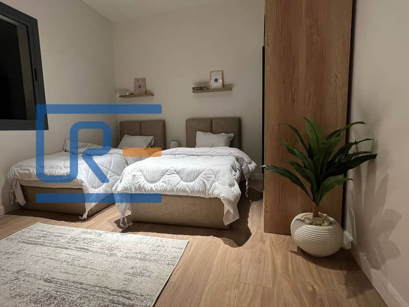 7 4080dca3-60d7-4f24-abf0-2a0a3b34b147. jpg