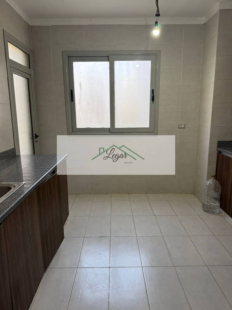 8 404308db-9384-487f-a21c-1ed146241b4f. jpg