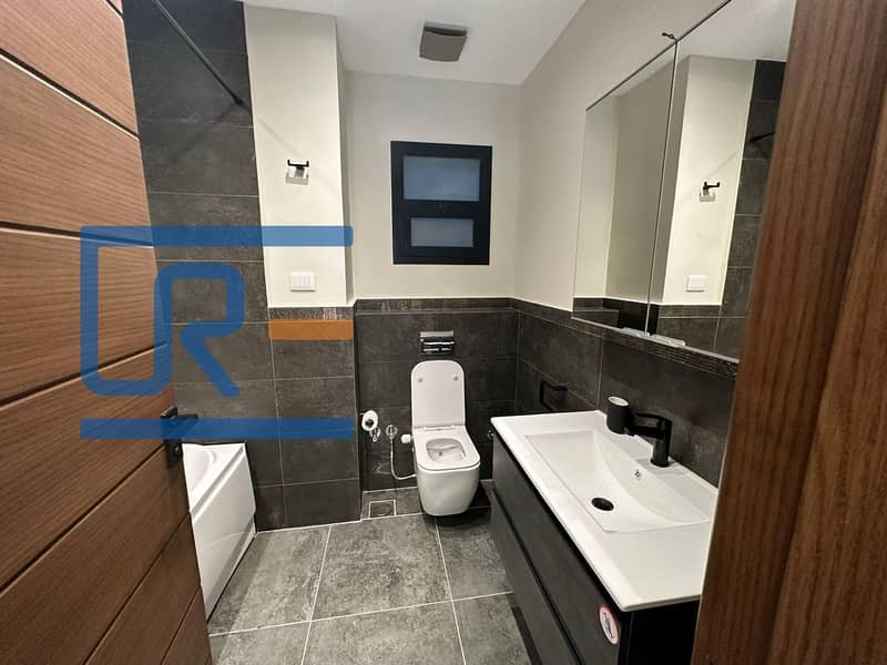 15 c9923adb-48ce-4785-9eef-380da63f8084. jpeg