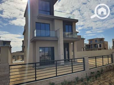 3 Bedroom Villa for Sale in Sheikh Zayed, Giza - 82152230-0e97-45a0-b234-5e1c216d94de. jpg