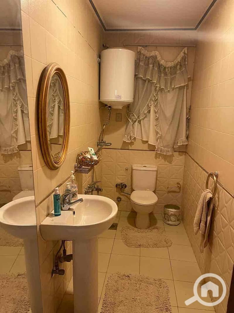 6 0445f501-8b74-414f-a70c-aa439056152d. jpg