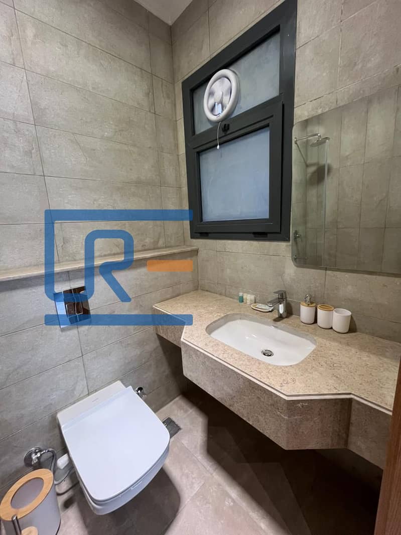 13 54643845-04db-4963-ba57-0237fec5d219. jpg