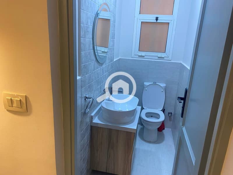 2 b2e9b62f-de42-4ac2-8306-ba9e5dad329e. jpg