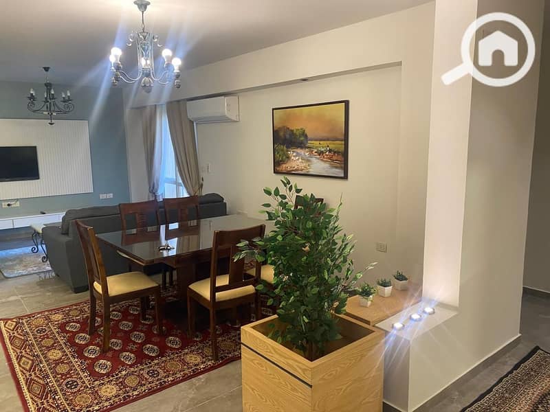 8 7058db8c-3070-456b-b2cc-89423ec25a82. jpg