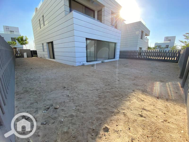 17 1b6256b6-02dd-4b3d-a838-ca13179b5067. jpeg