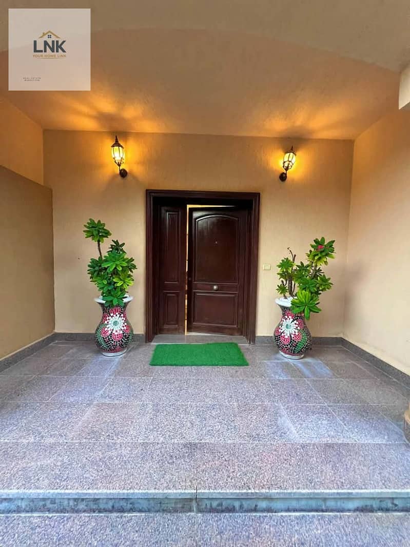 4 3ff8d50b-8d5f-40c3-bd86-831a8f70408e. jpg