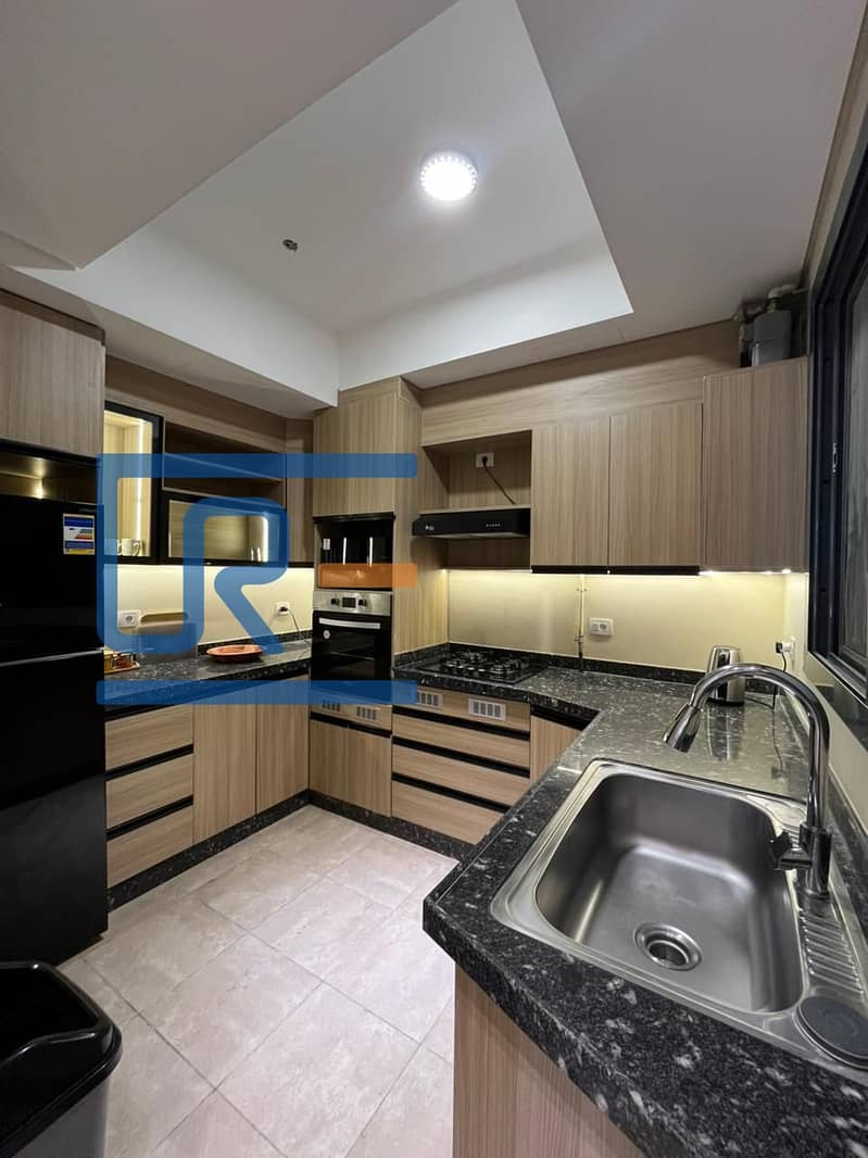 8 098c2154-b567-48f8-ad94-c9f929837593. jpg