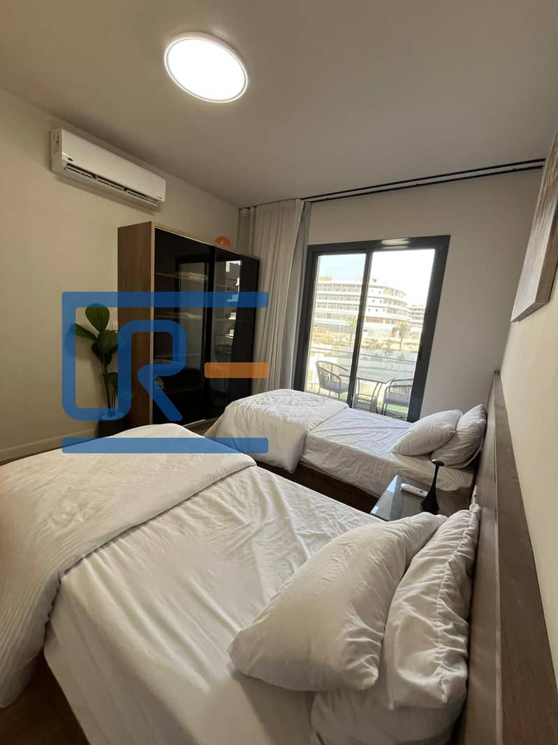 12 cfbe0fe4-5fda-41f1-8cfd-9ee986df9992. jpg