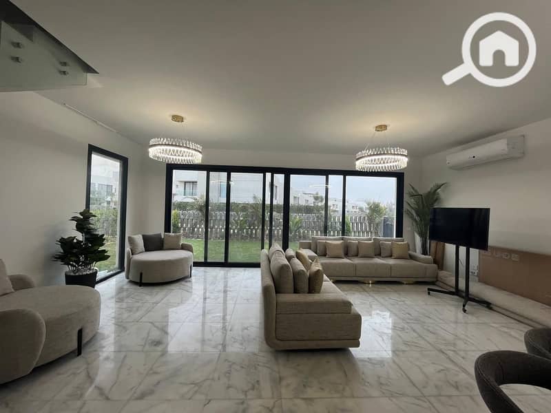 4 f169b1f2-682b-47f4-ad2b-eec3616bec3a. jpeg