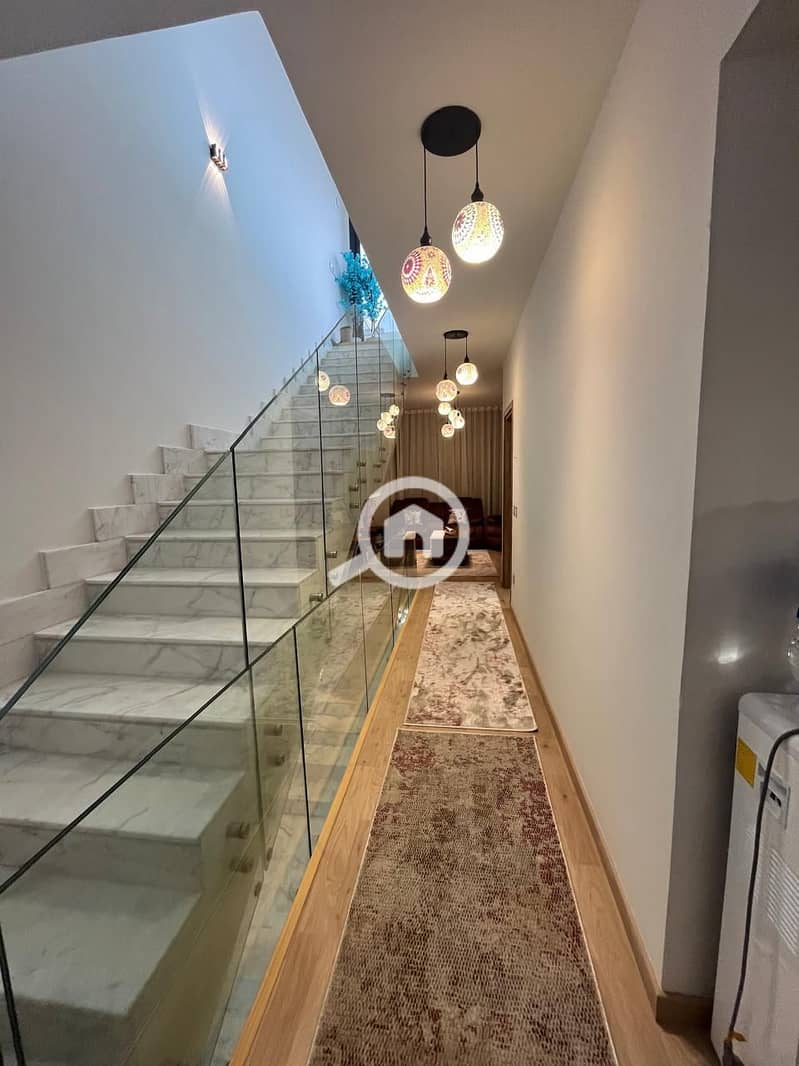 31 5a568b63-7b25-43a9-ab91-5dbc0edbd36e. jpeg