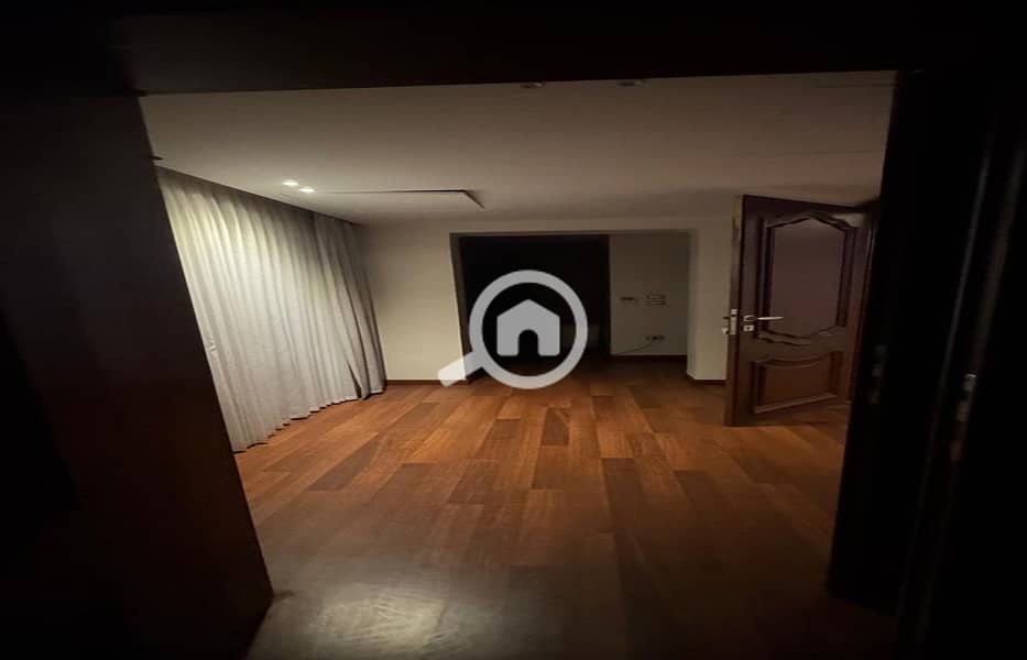 18 b3cb81e2-2bd1-47c7-ab74-491029211304. jpg