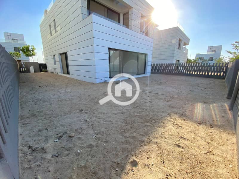 12 1b6256b6-02dd-4b3d-a838-ca13179b5067. jpeg