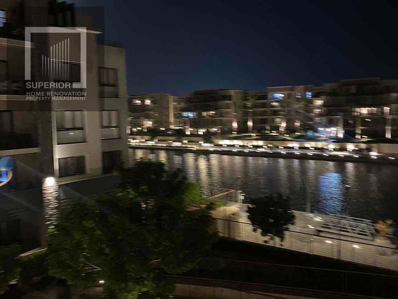 6 94d057f6-f8bb-45af-bad2-642e93a3be34. jpg