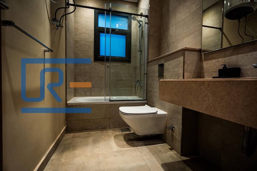 10 f191025d-6789-41e0-a308-34feaa9bc997. jpg