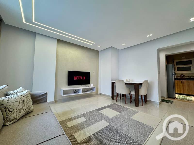 2 2ca1ebb7-25d7-42f4-942e-b7d8fee3de80. jpeg