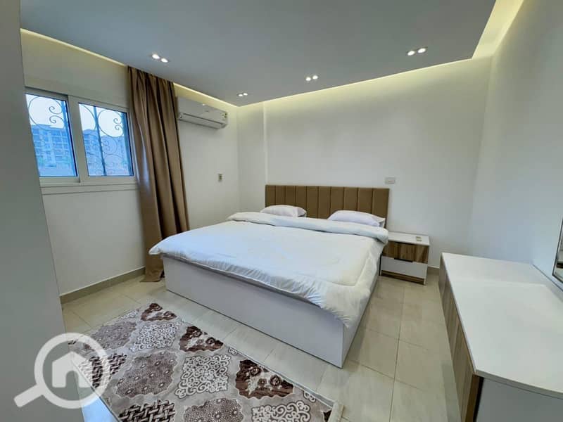 6 98e2b45e-a557-42ec-96a4-e96015ffa820. jpeg