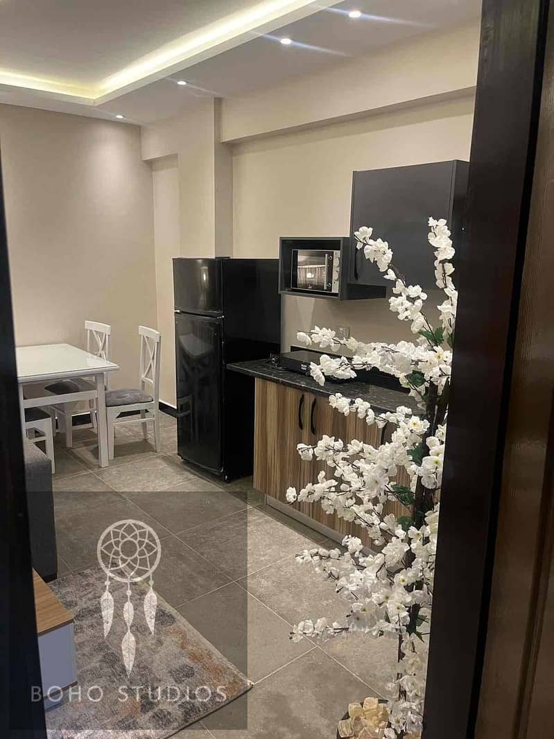 5 2c9ec67b-6962-4363-a55a-76b33c786e00. jpg