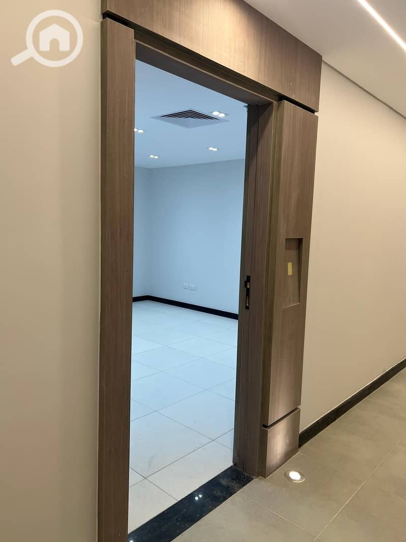 6 5a23b946-92df-4993-99c8-24fdce7c2649. jpg