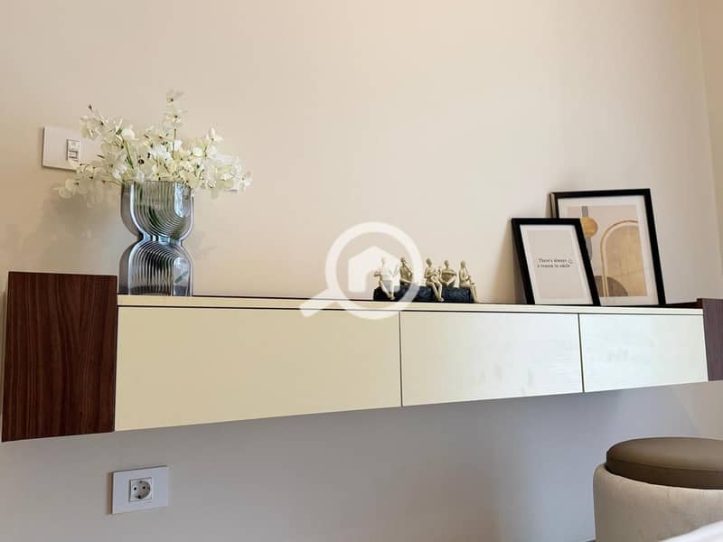 25 e4703303-a72a-4a12-95a8-efce5a57657f. jpg